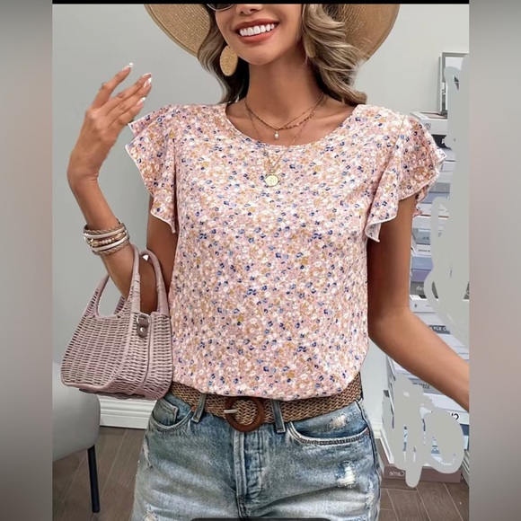 Women’s Floral Print Crew Neck T-shirt - Picture 3 of 3